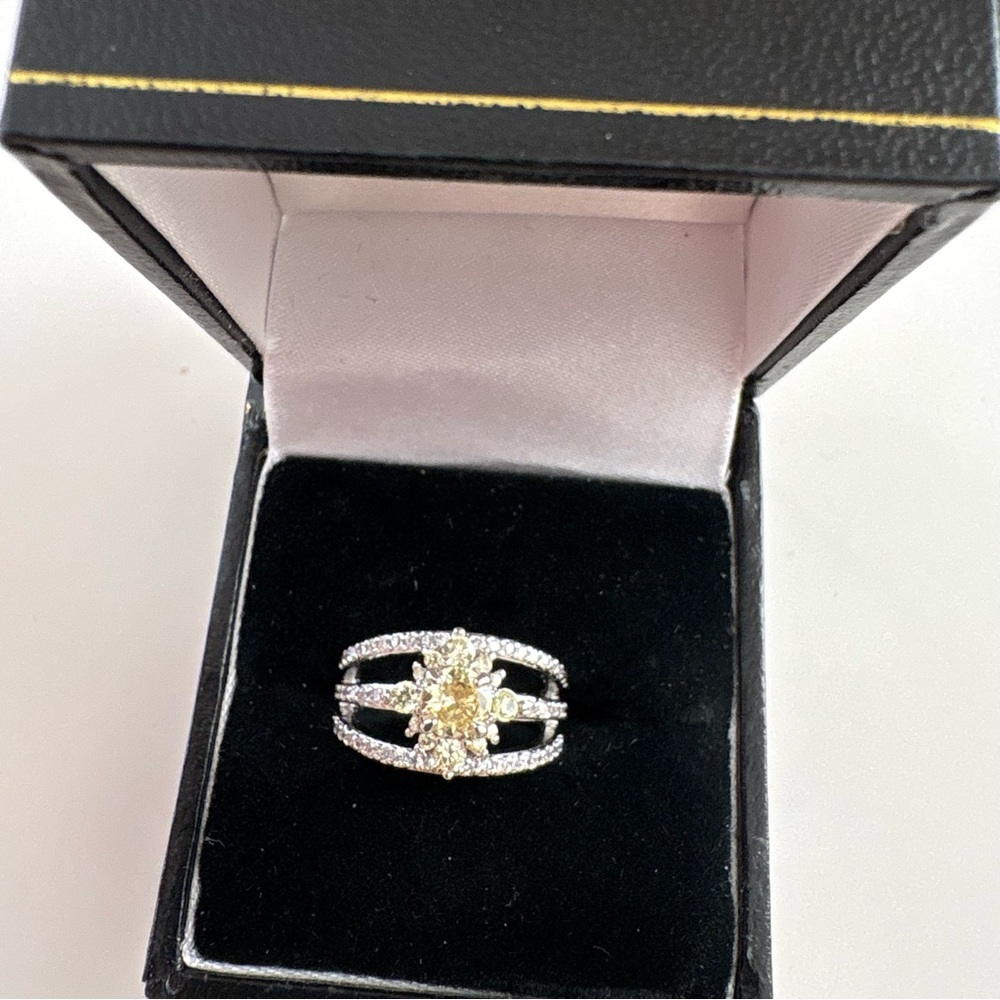 Bomb Party Kids Ring RG79942K Lemon CZ Rhodium Plating